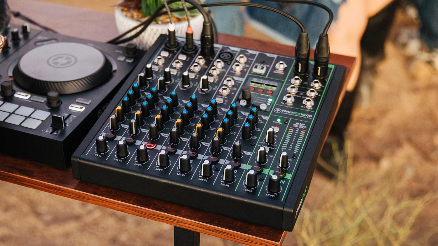 Mackie ProFX10 GO 10-Channel Battery-Powered Analog Mixer USB-C Interface