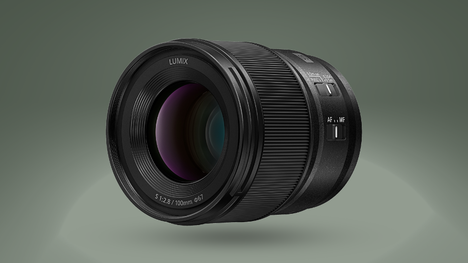 Panasonic Lumix S 100mm f/2.8 Macro lens