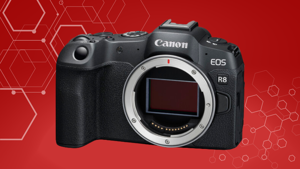 EOS R8