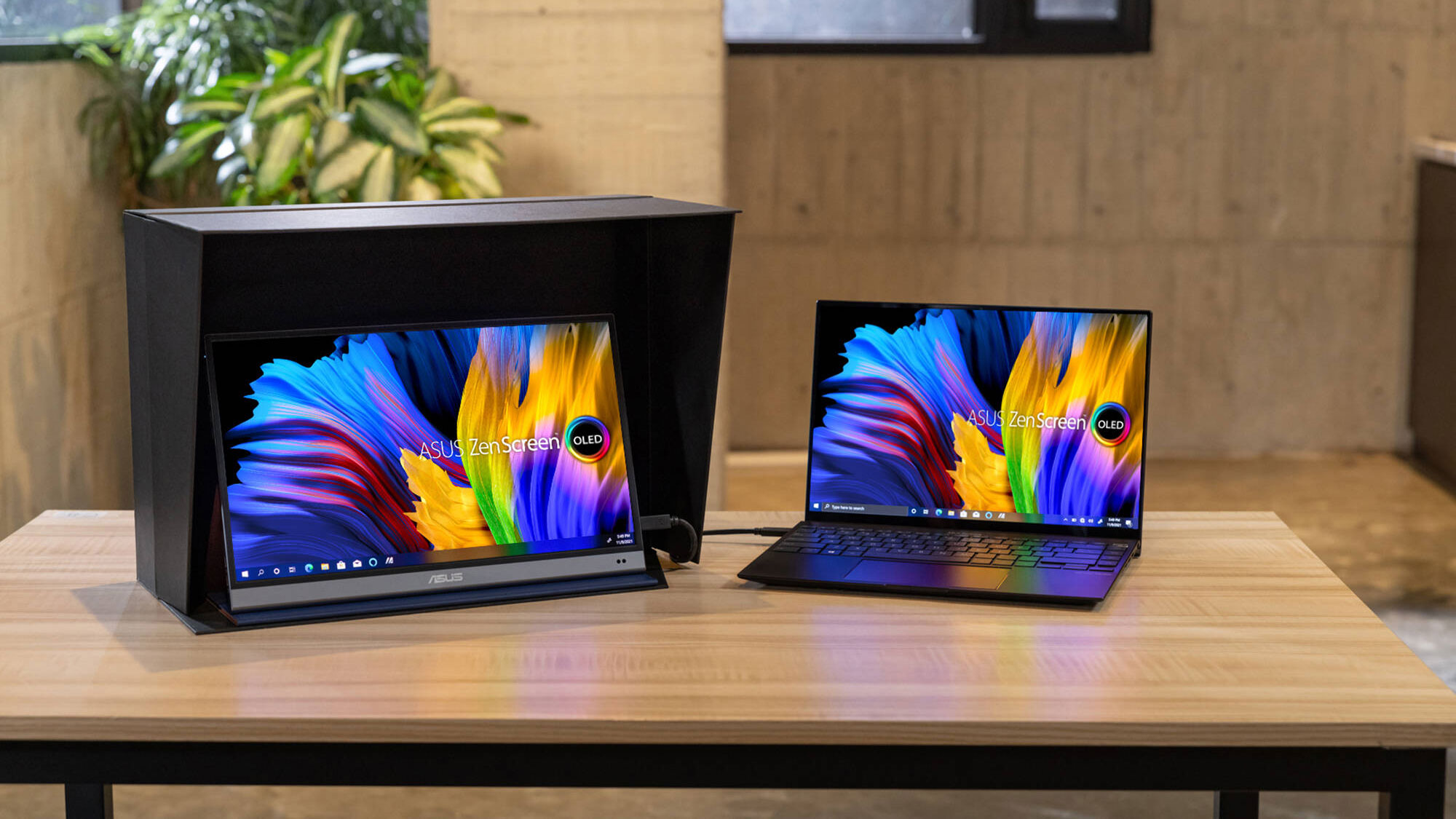 ASUS ZenScreen OLED 15.6" HDR Portable Monitor