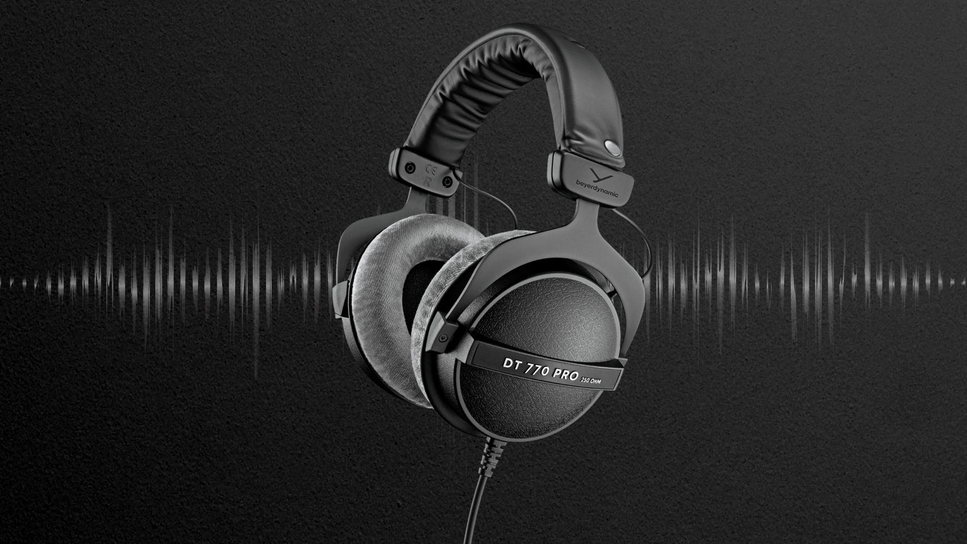 Beyerdynamic DT 770 PRO - 32 Ohm Mobile Mixing Headphones Beyerdynamic DT 770 PRO - 32 Ohm Mobile Mixing Headphones