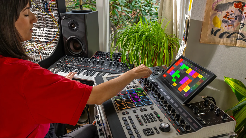 Akai Professional MPC XL Standalone Music Production Workstation