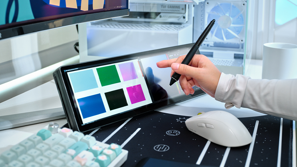 Corsair XENEON EDGE 14.5 Multi Touch Display Artist