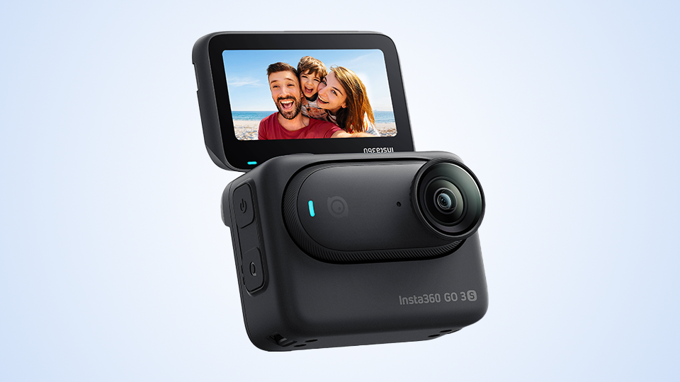 Dock the GO 3S in the included Action Pod for up to 140 minutes of recording time.