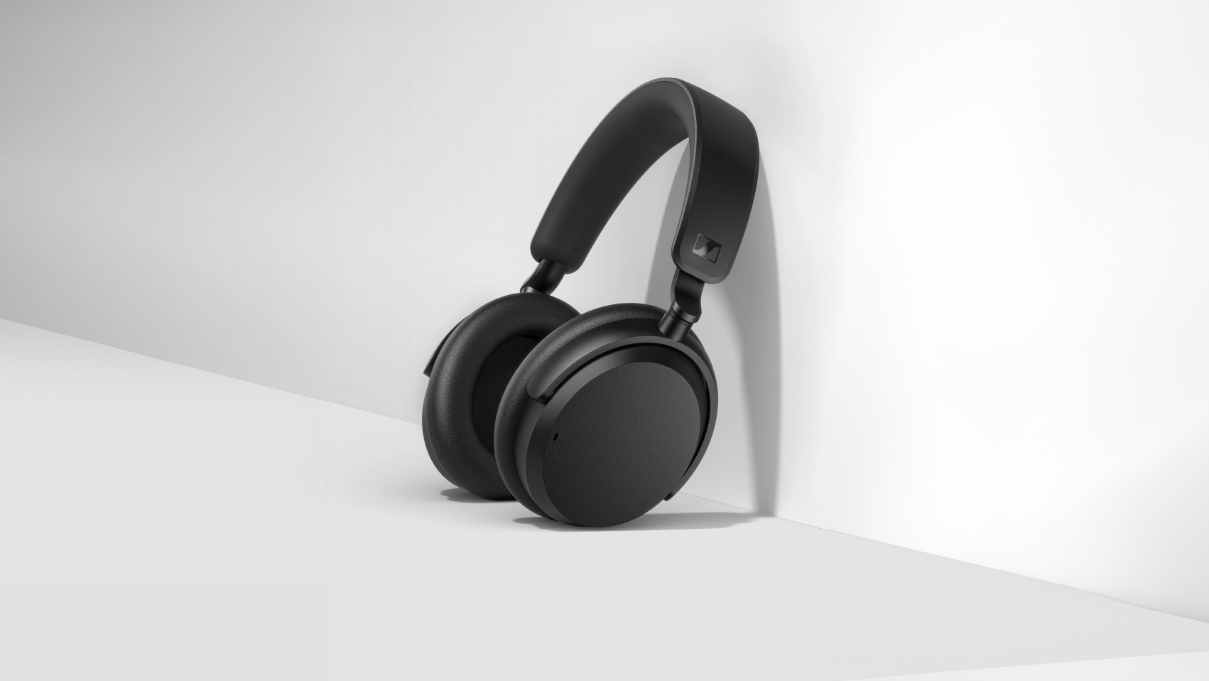 Sennheiser’s new ACCENTUM Wireless Noise-Canceling Headphones