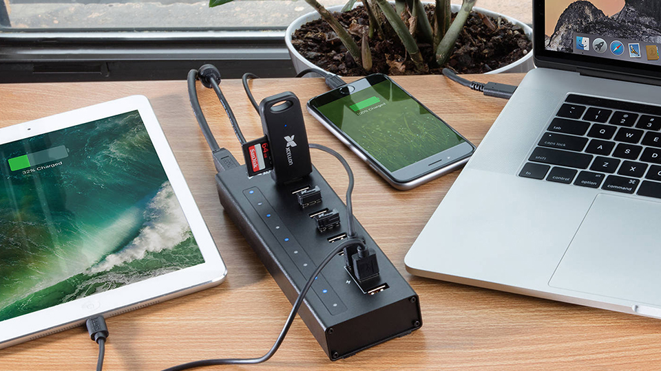 Xcellon 10 Port Powered USB 3.0 Slim Aluminum Hub with 3 Dual Data/Charging Ports