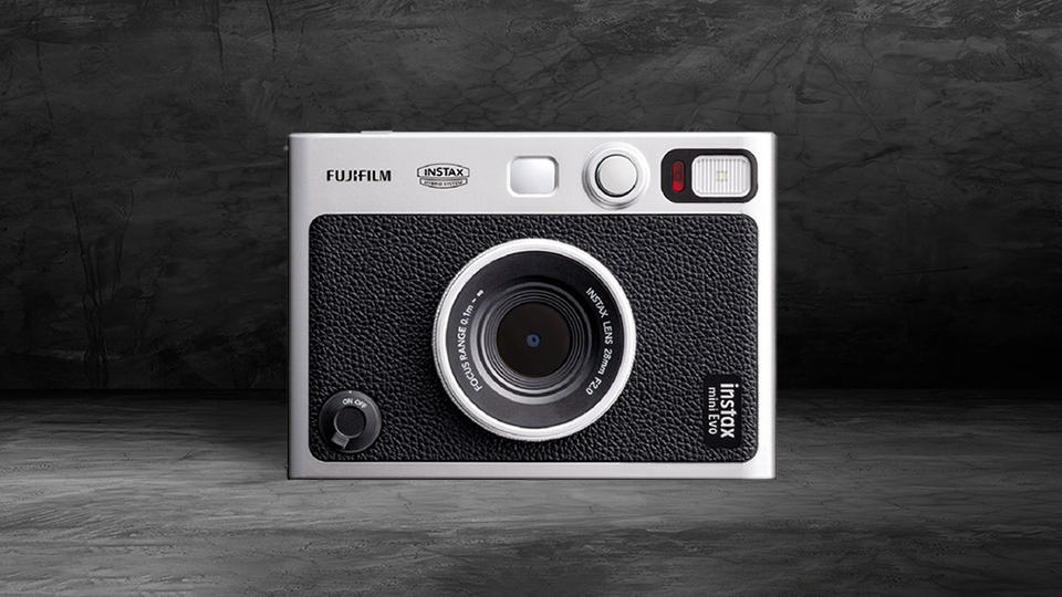 FUJIFILM INSTAX MINI EVO Hybrid Instant Camera (Black)
