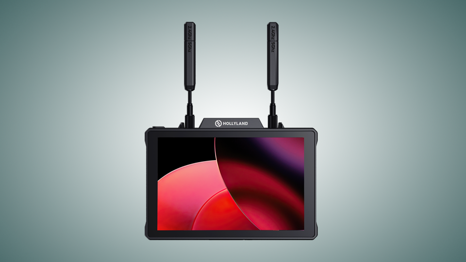 Hollyland’s Pyro 7 Wireless Transceiver Monitor