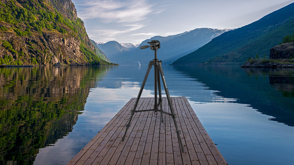 Magnus PV-3330G Photo/Video Tripod