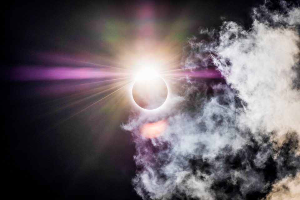 The “Diamond Ring Effect” captured through a 300mm f/4 lens on an APS-C (1.5x) camera (450mm full-frame equivalent). Photo by Todd Vorenkamp
