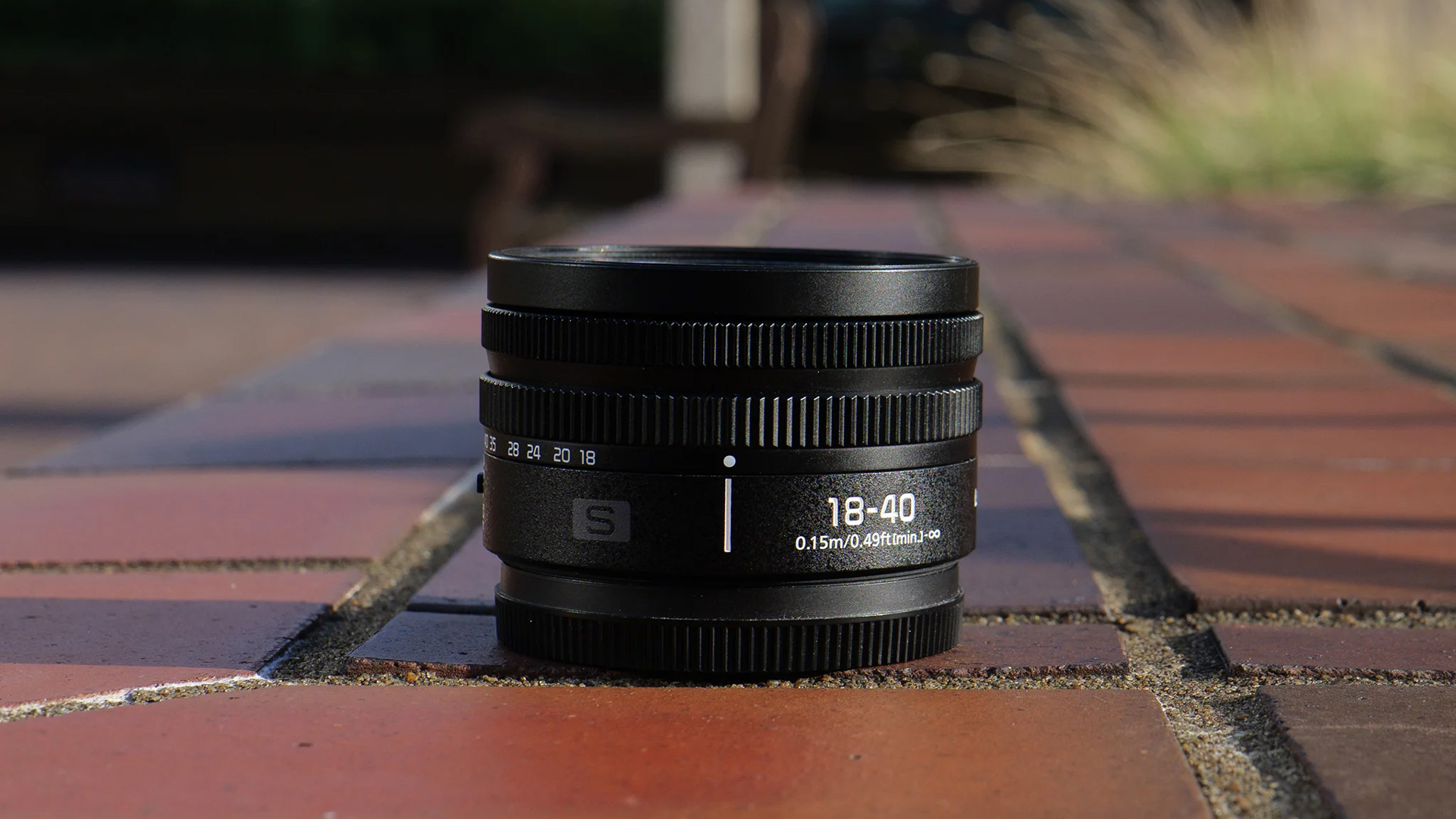 Panasonic Lumix S 18-40mm f/4.5-6.3 Lens (L-Mount)