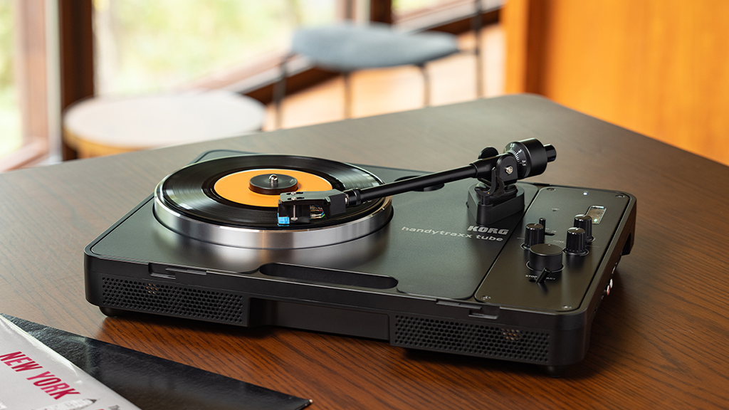 Korg handytraxx tube Portable Record Player with Nutube Vacuum Tube Technology